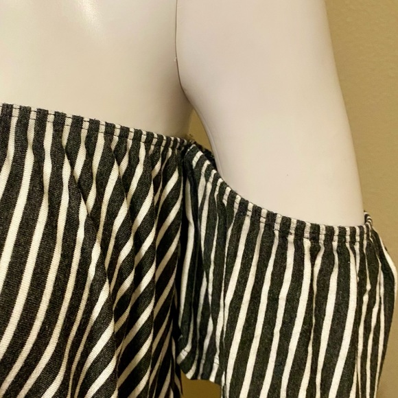 Zenana Outfitters Off the Shoulder Top - Picture 3 of 5